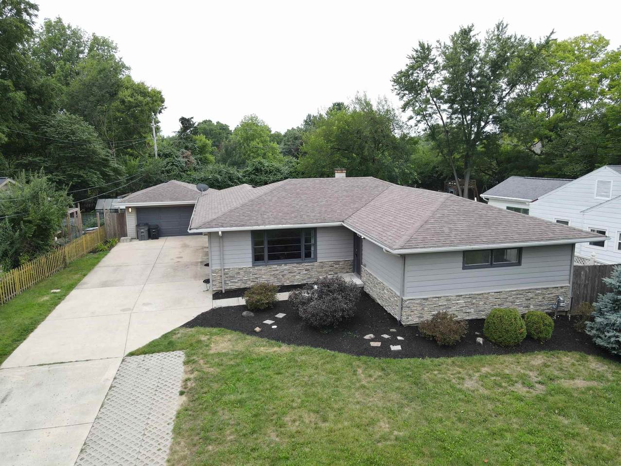 301 Highland Drive - Photo 1