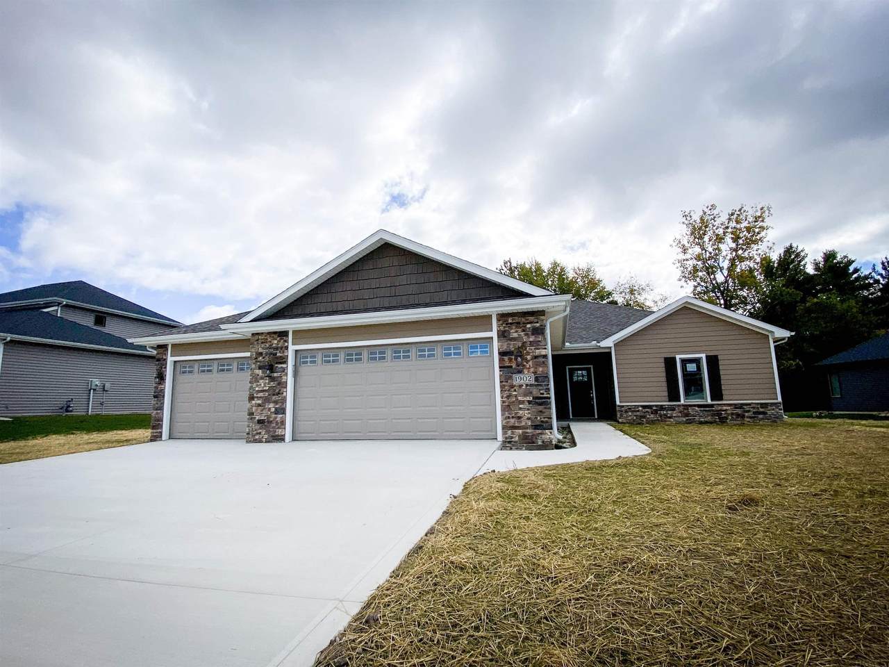 1902 Fairway Drive - Photo 1