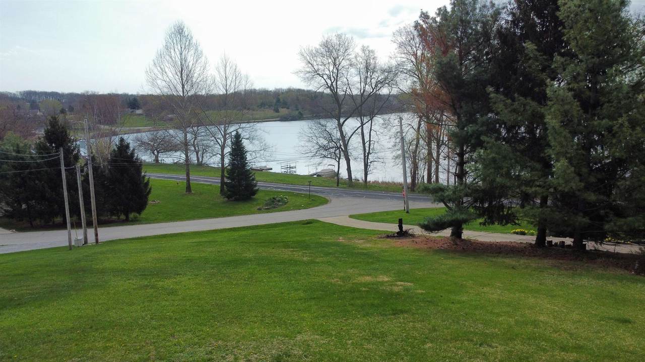 https://bt-photos.global.ssl.fastly.net/irmls/1280_boomver_2_202514856-2.jpg
