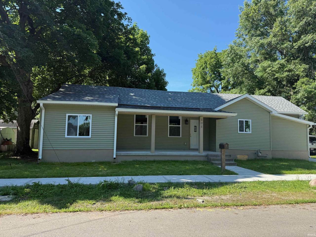 404 Capitol Street - Photo 1