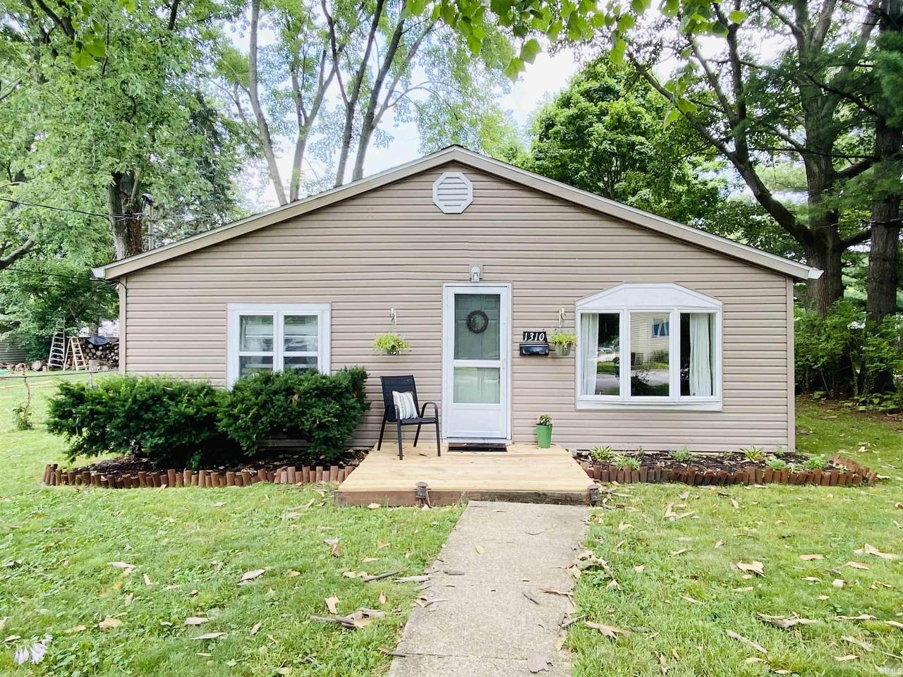 1310 Oak Avenue - Photo 1