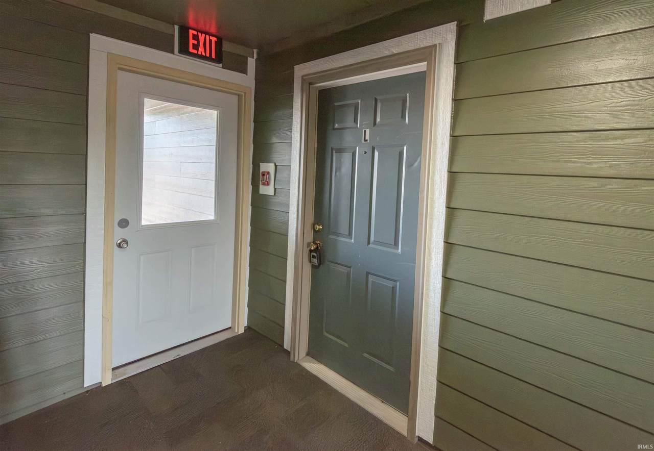 https://bt-photos.global.ssl.fastly.net/irmls/1280_boomver_2_202540814-2.jpg
