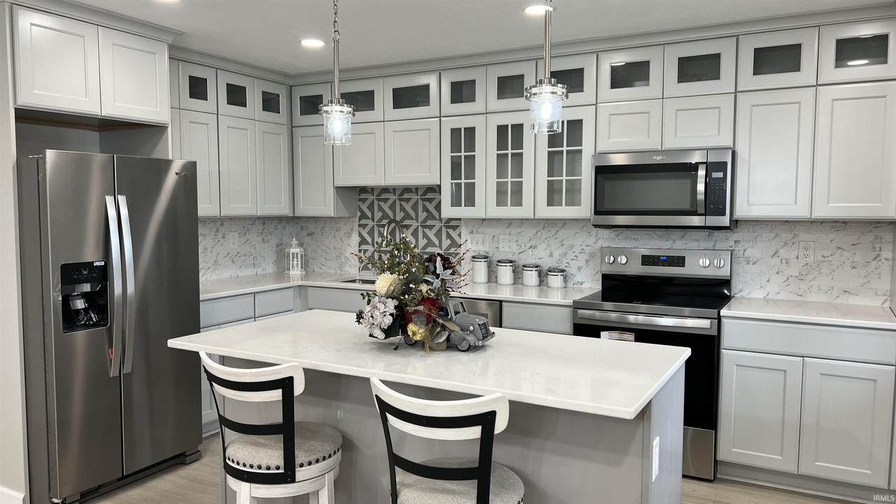 4501 Wheeling Avenue - Photo 1