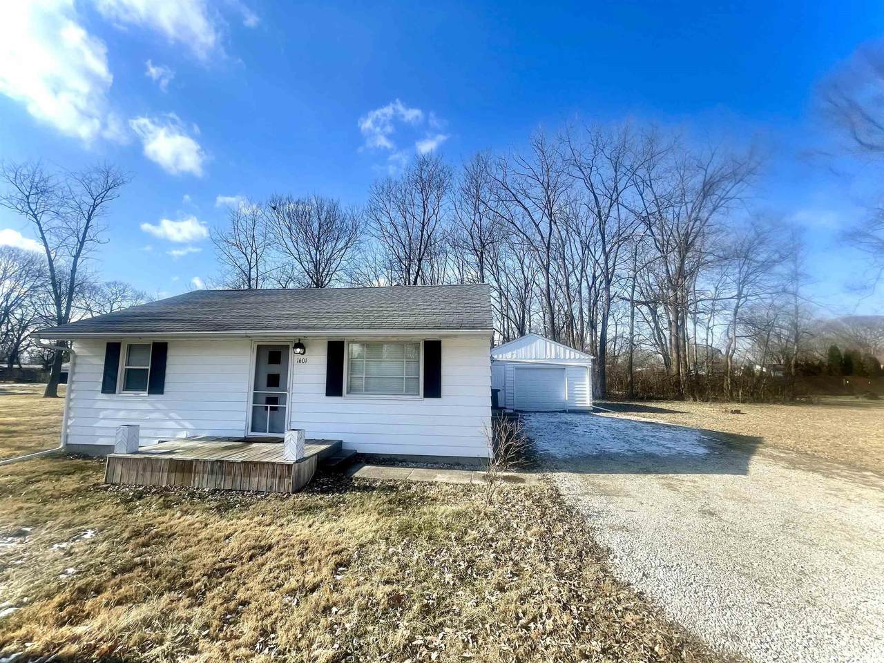 1601 Clark Street - Photo 1