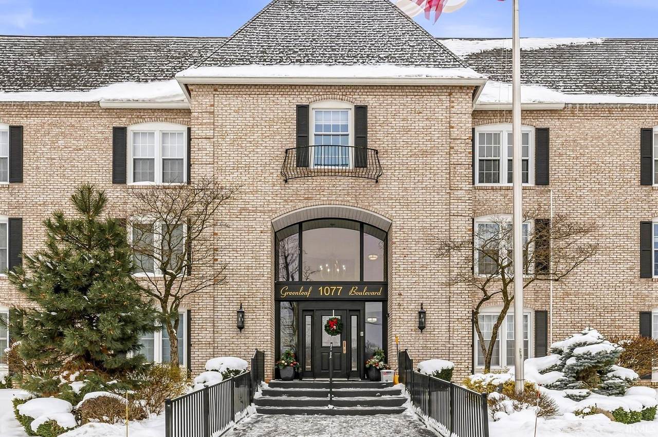 1077 Greenleaf Boulevard - Photo 1