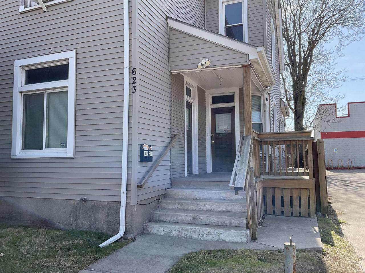 623 Washington Boulevard - Photo 1