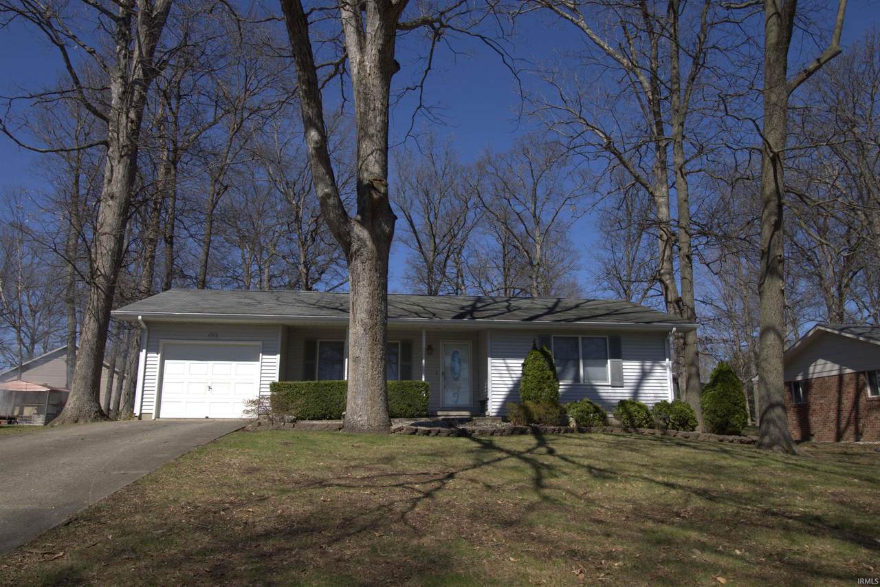 206 Oakwood Drive - Photo 1