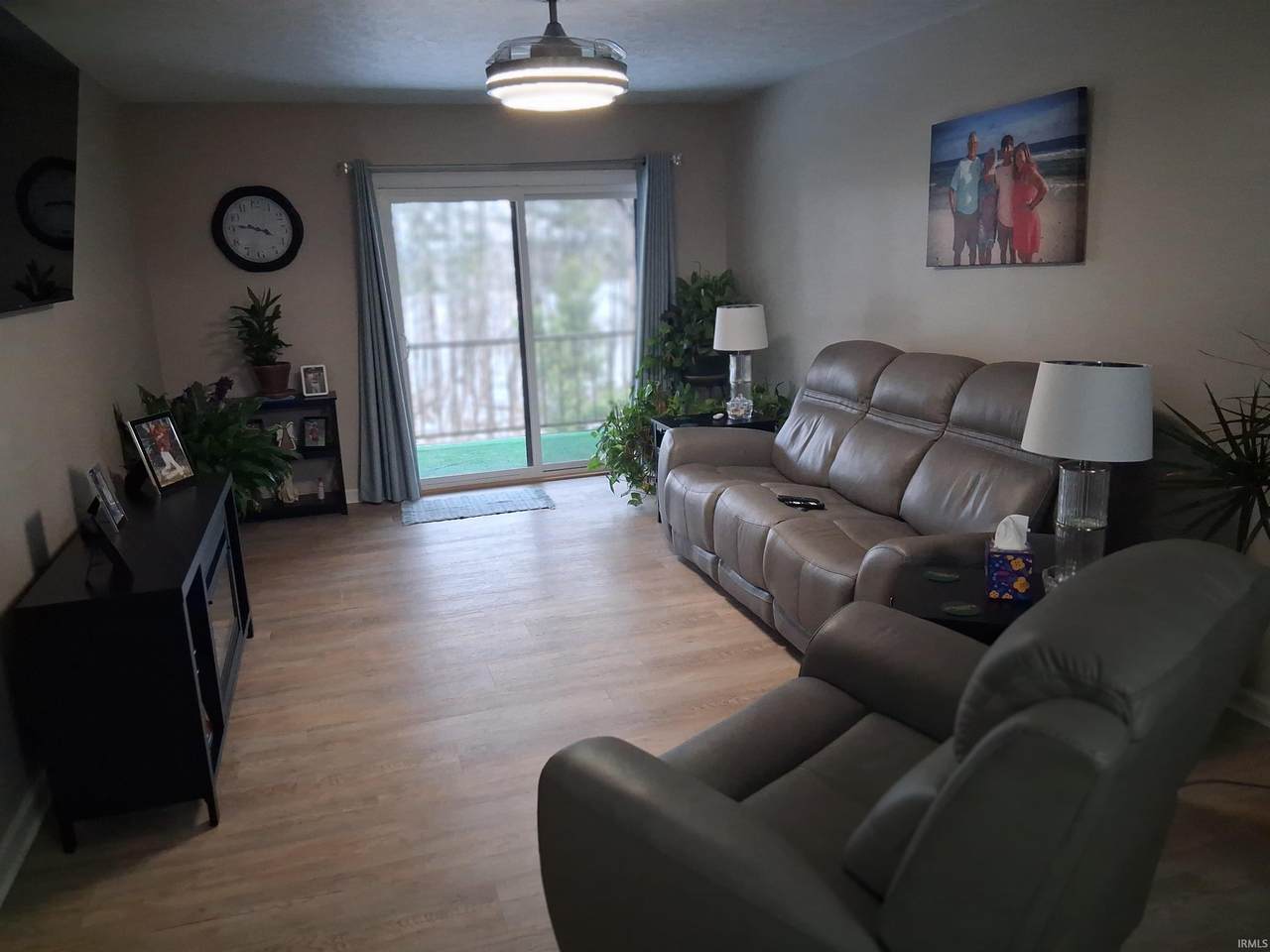 https://bt-photos.global.ssl.fastly.net/irmls/1280_boomver_2_202606792-2.jpg