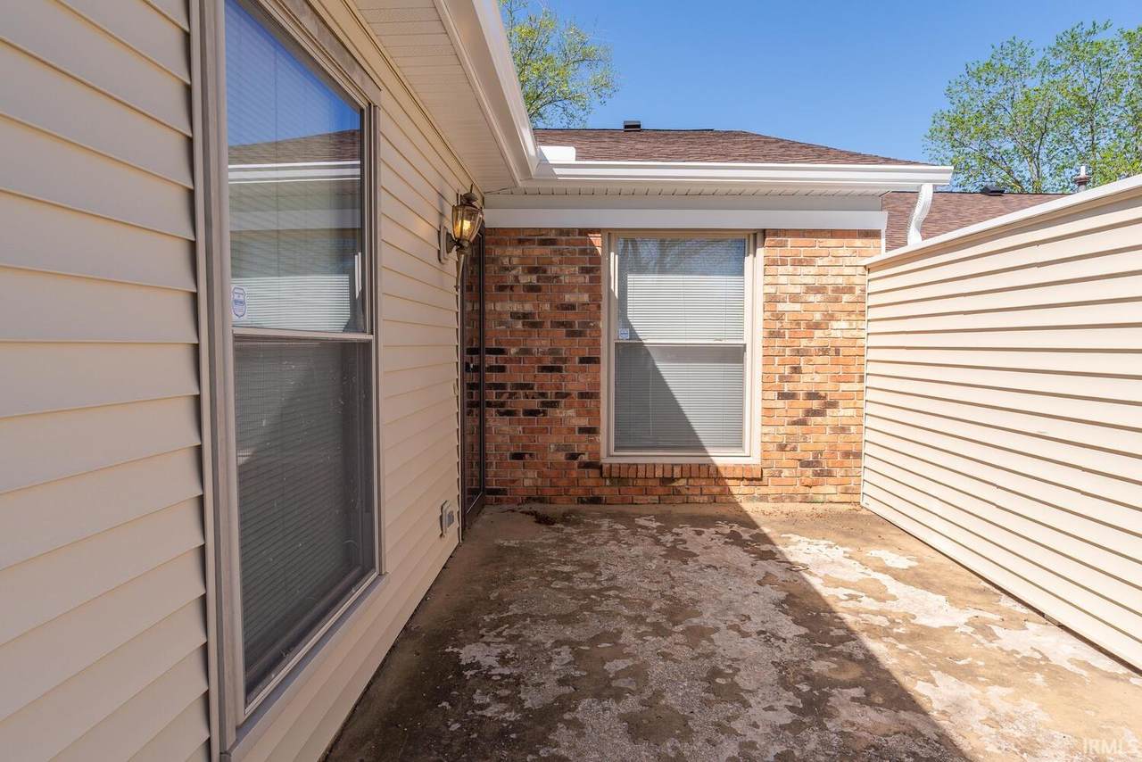 721 Waterloo Court - Photo 1