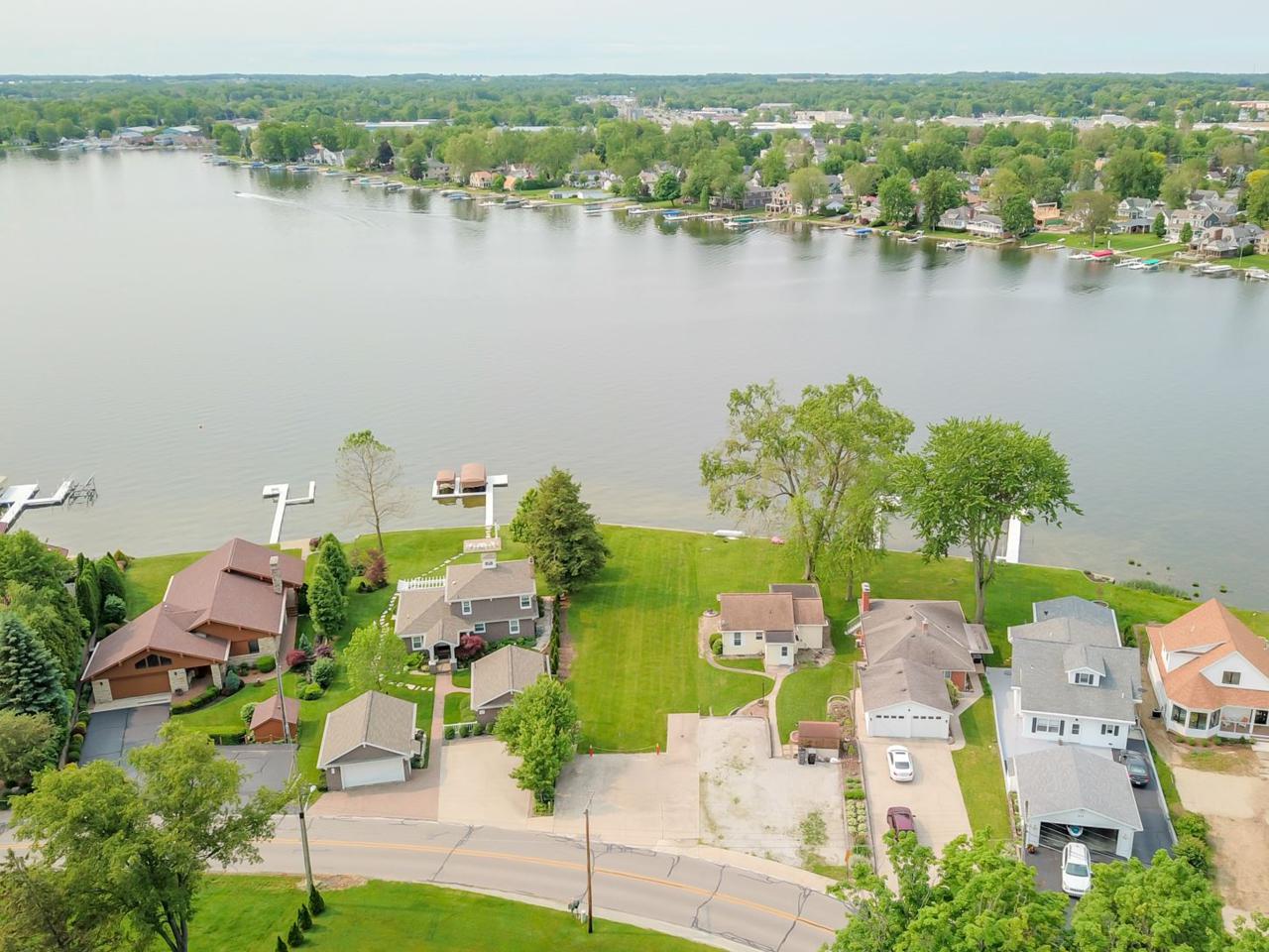 621 Northshore Drive - Photo 1