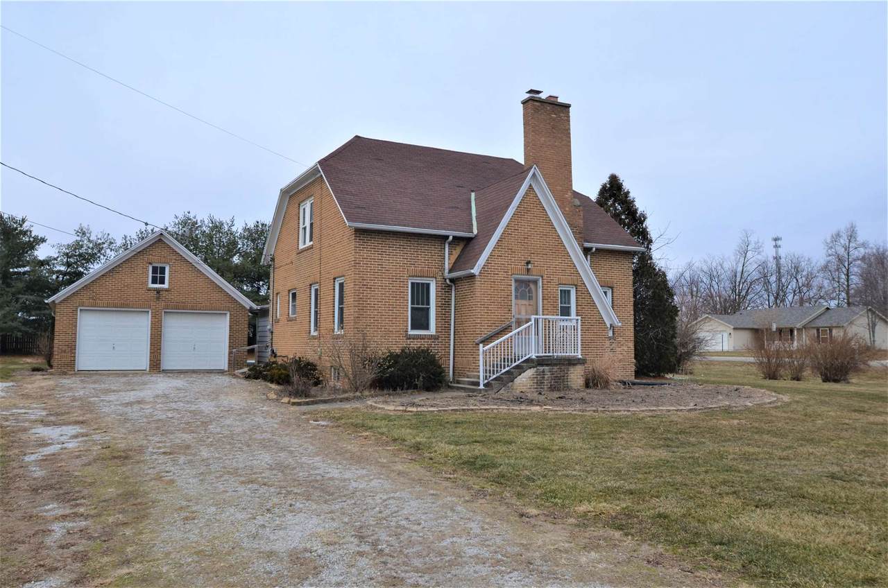 990 Line Street - Photo 1