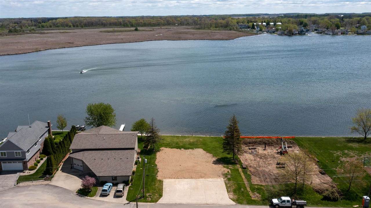 12116 Hiawatha Drive - Photo 1