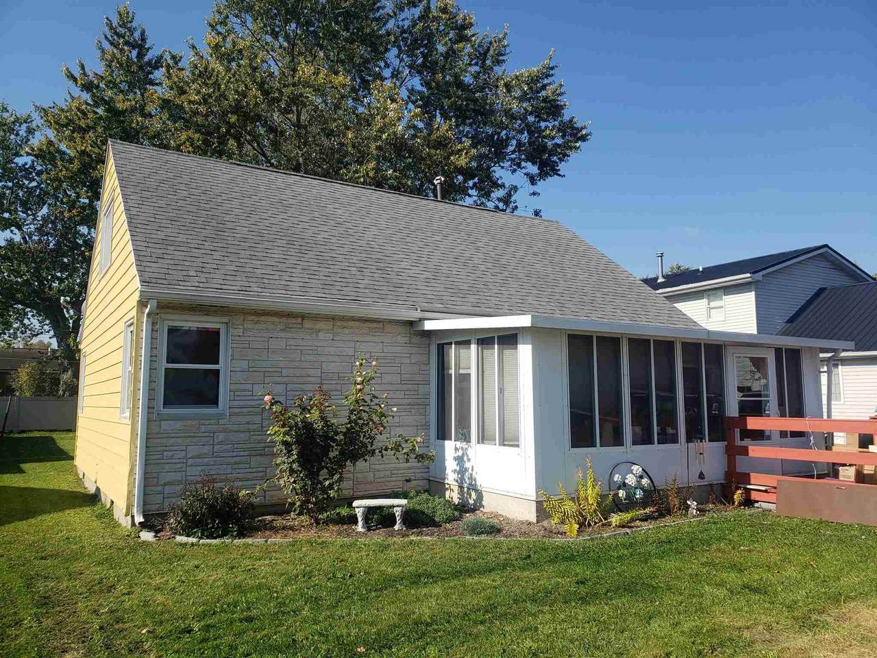 1221 Lewis Street - Photo 1