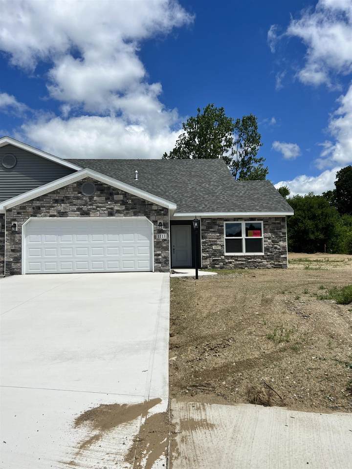 1115 Marshall Way - Photo 1