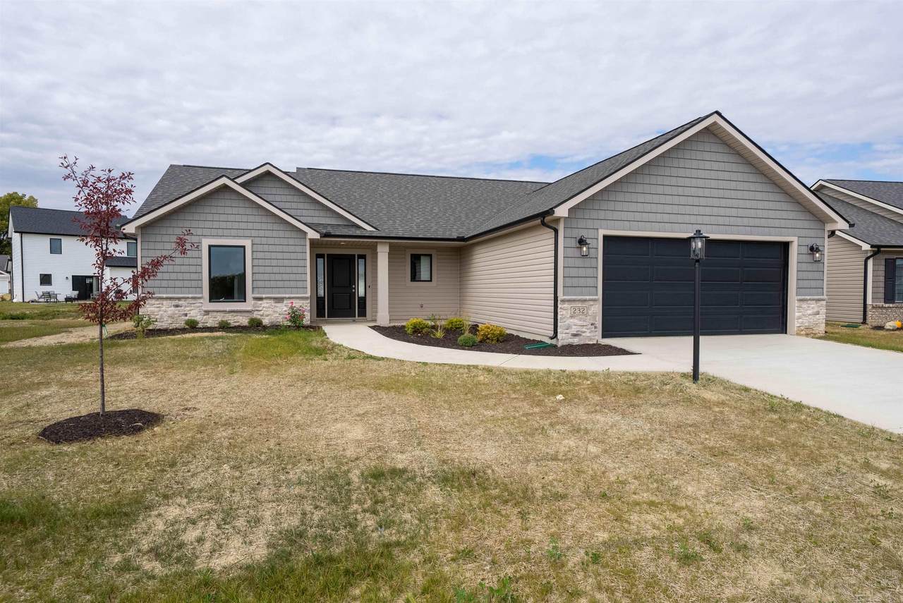 232 Longfellow Boulevard - Photo 1