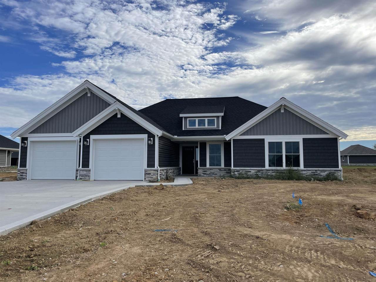 900 Juniper Court - Photo 1
