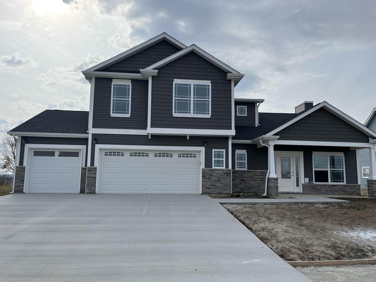 4924 Abbeyville Drive - Photo 1