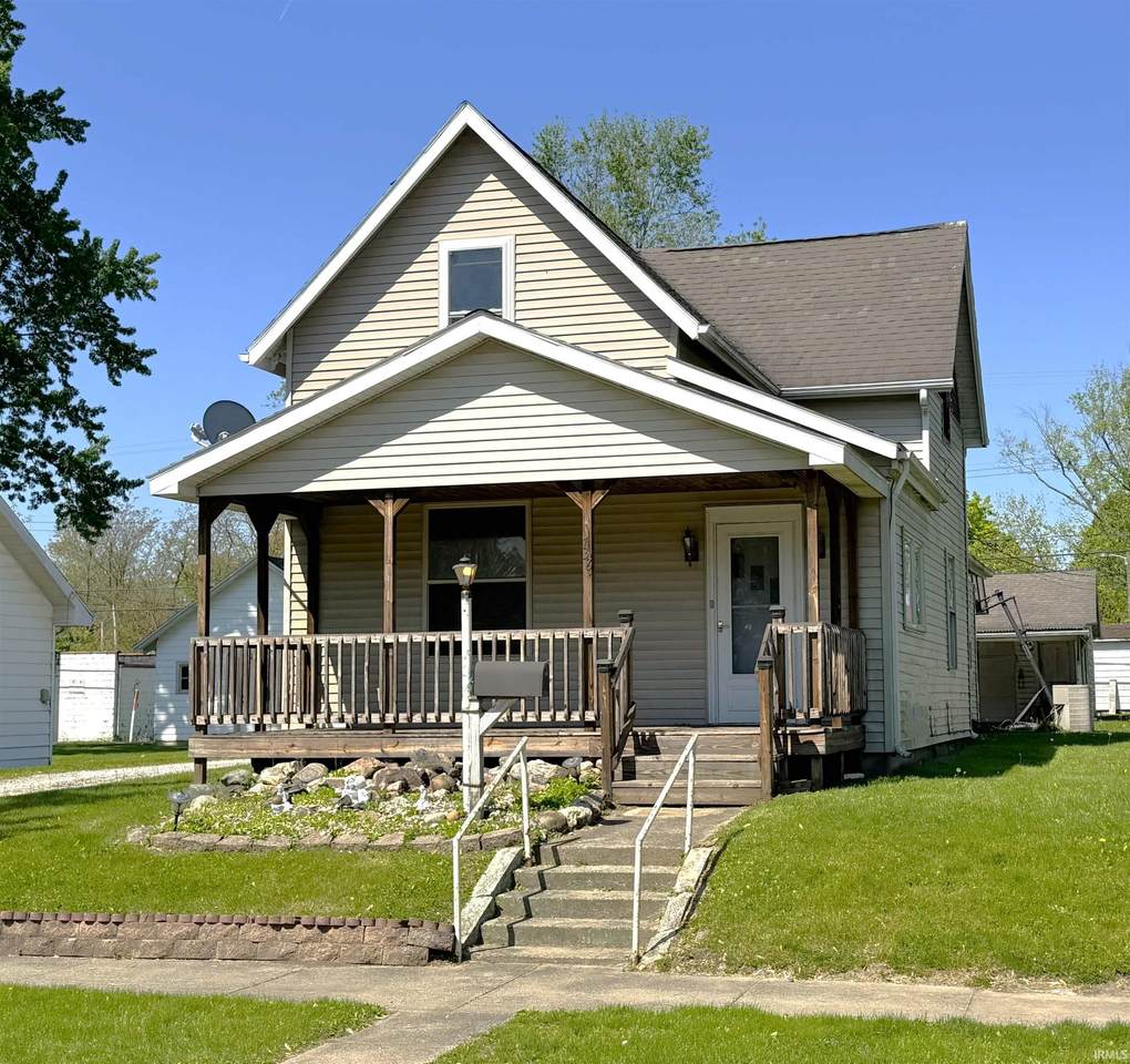 738 Maple Street - Photo 1
