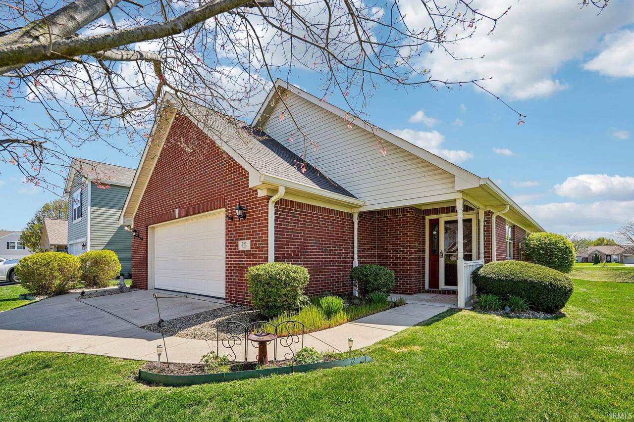933 Amesbury Court - Photo 1