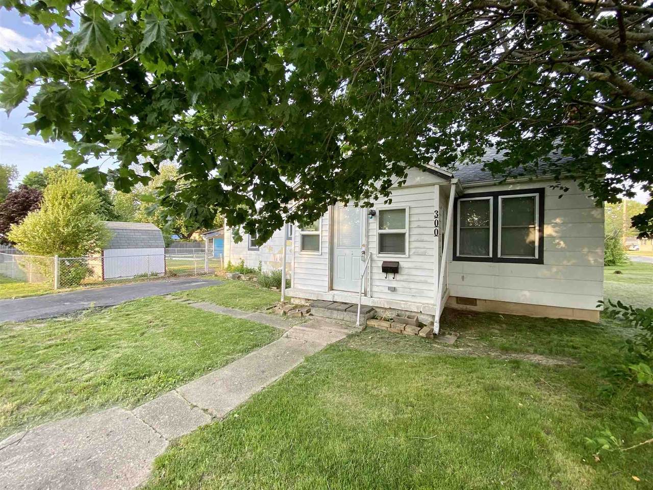 300 Douglas Street - Photo 1