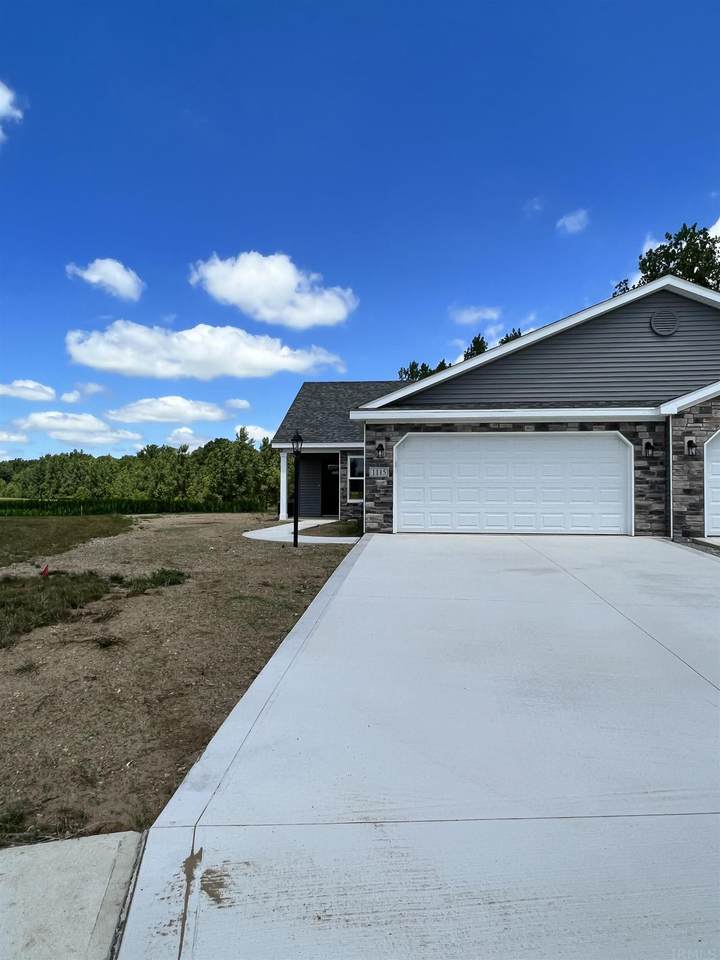 1113 Marshall Way - Photo 1