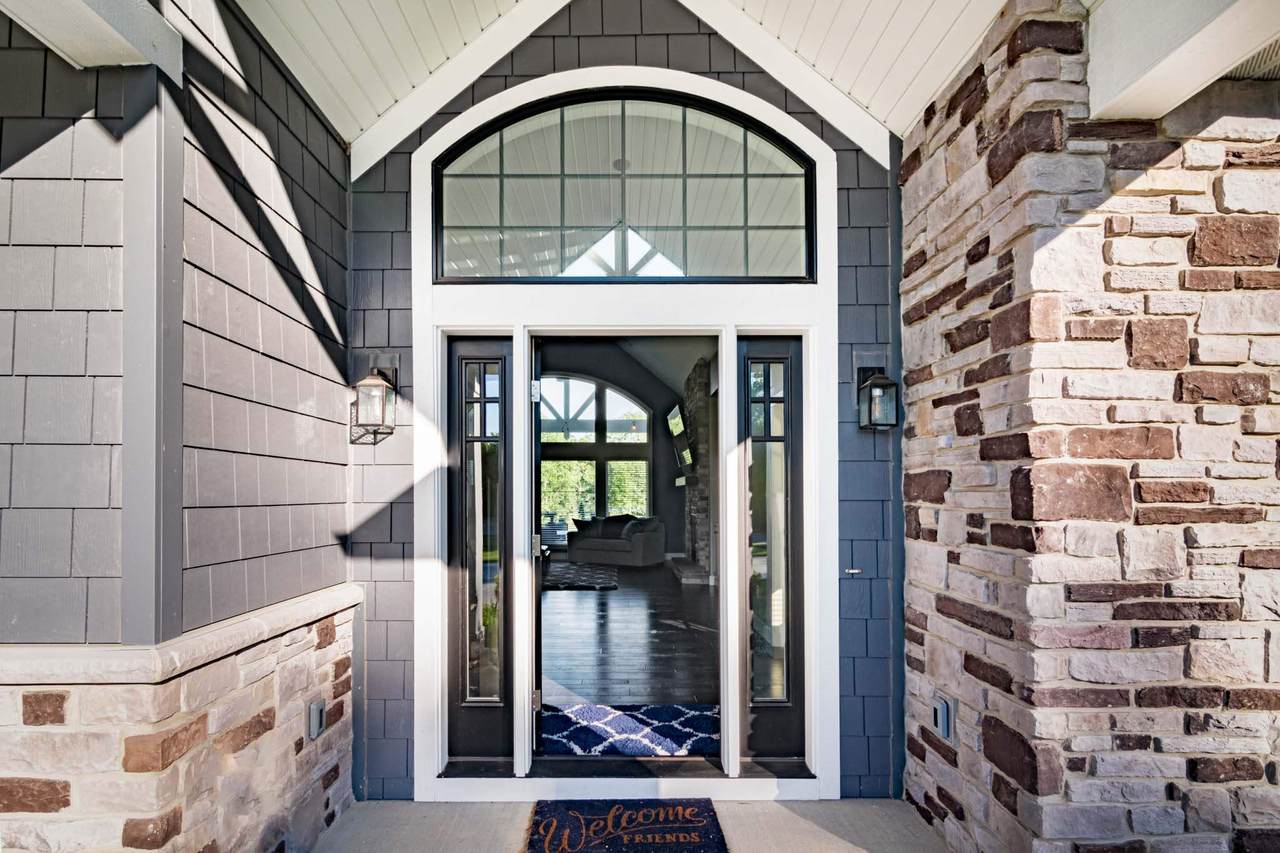 5725 Deer Hollow Drive - Photo 1