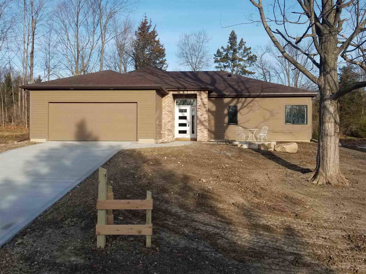 10188 Woodland Ridge West Drive - Photo 1
