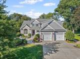 864 Commodores Circle - Photo 1