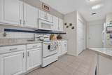 800 Walnut Ridge W - Photo 6