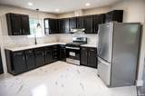 916 Dixon Street - Photo 17