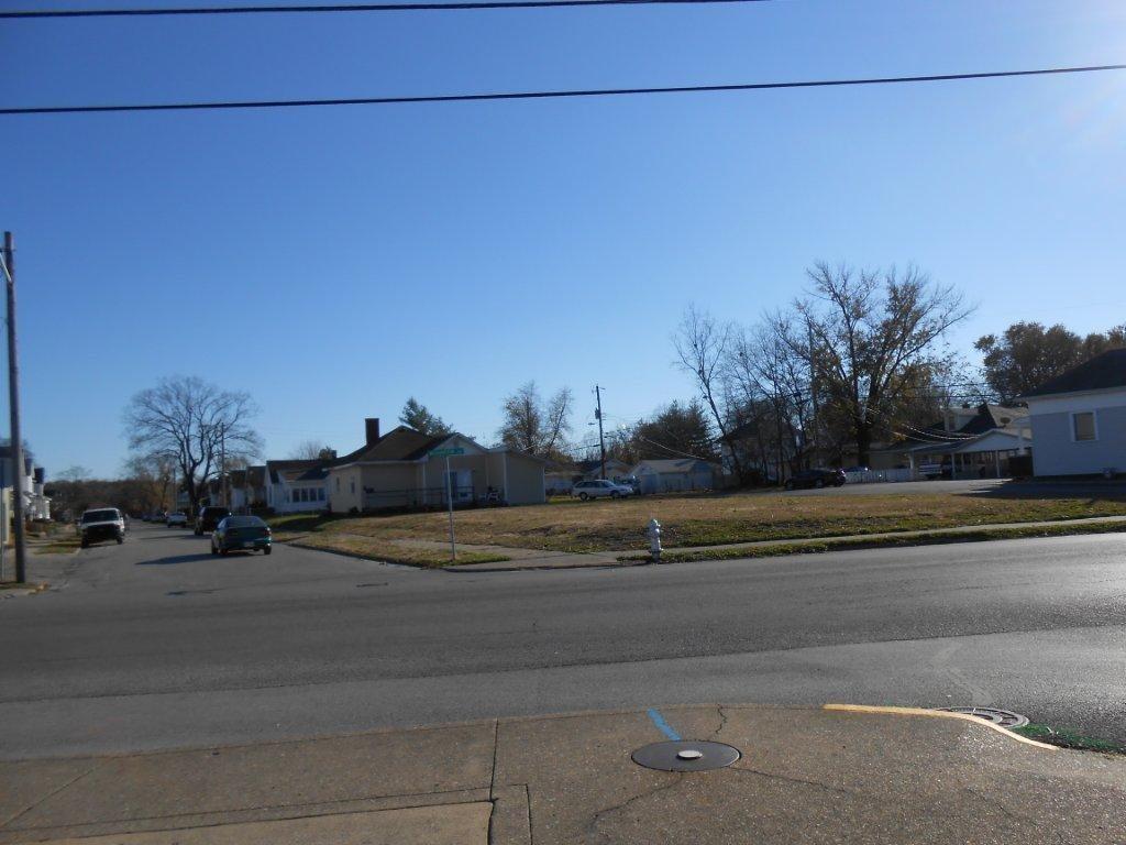 1323 Washington Avenue - Photo 1