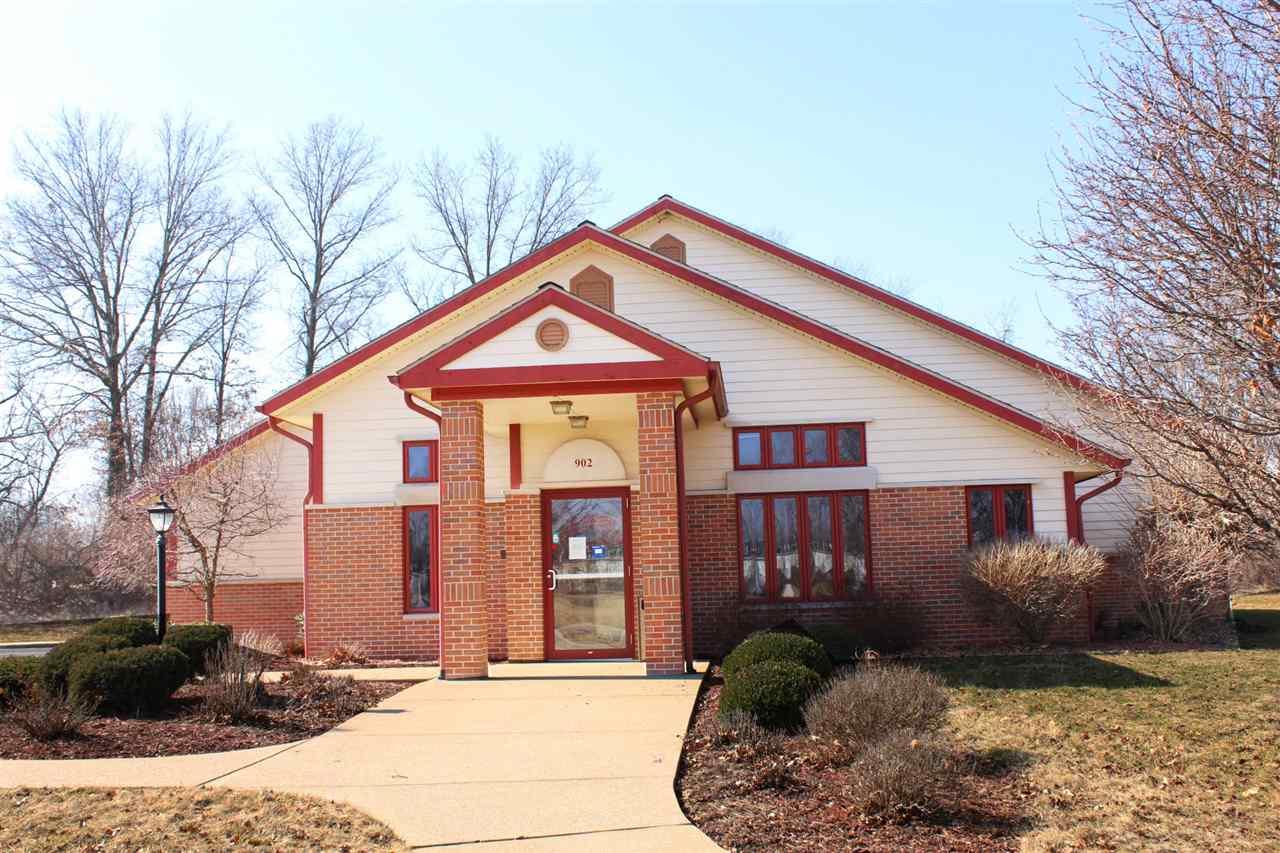 902 Foxwood Court - Photo 1
