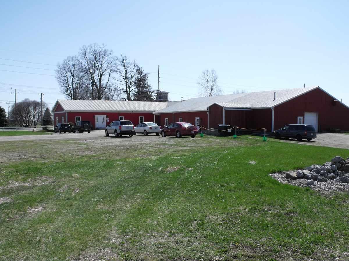 810 Broad - Photo 1