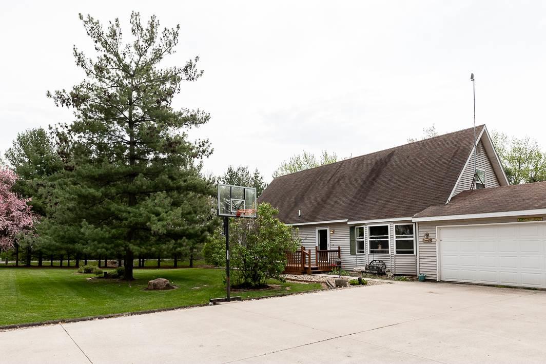 4727 Woodland Acres Drive - Photo 1