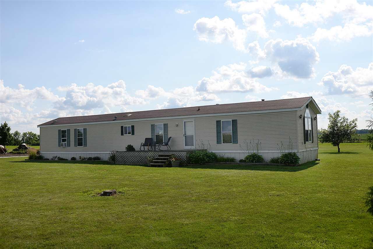 12390 300 East - Photo 1