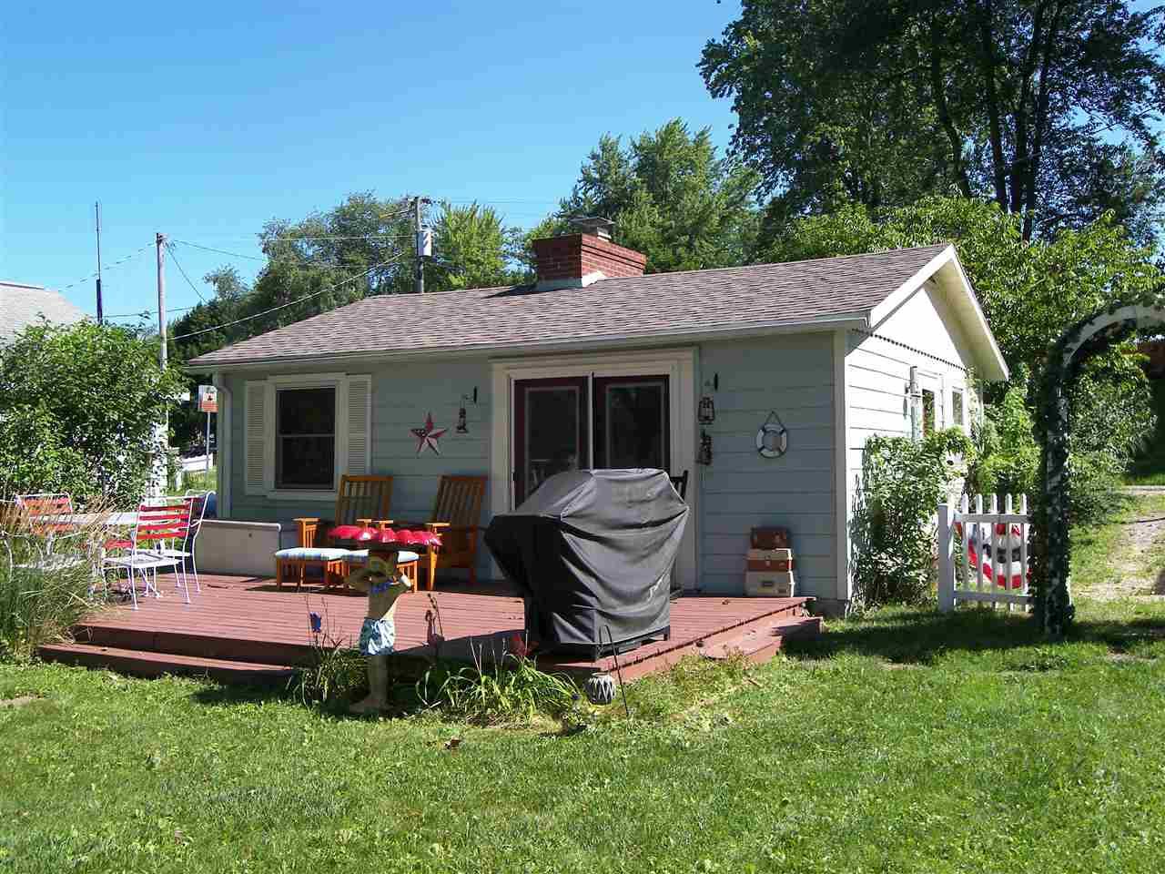 5285 Warren Avenue - Photo 1