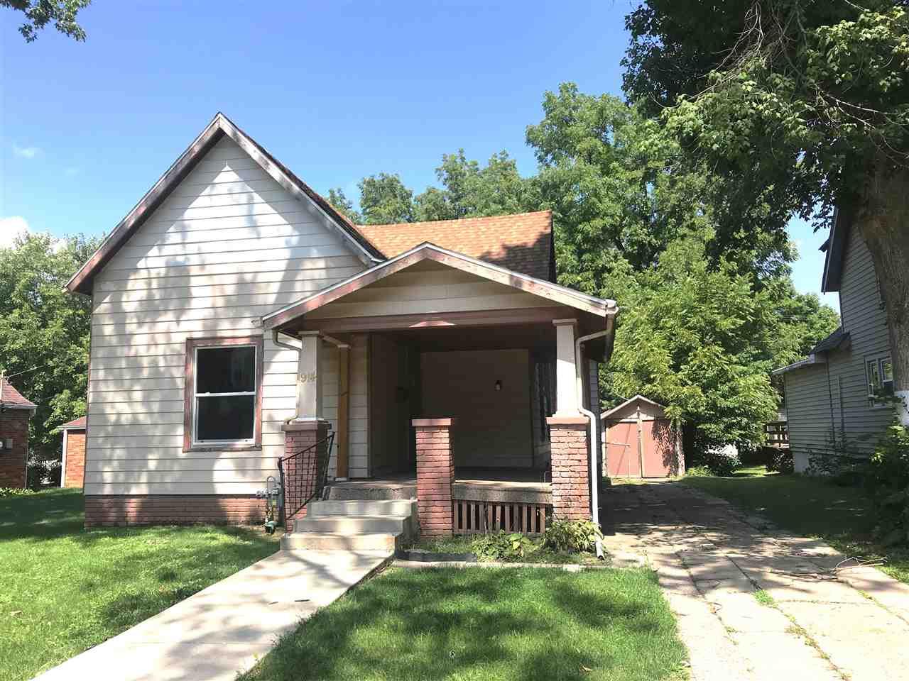914 Pike Street - Photo 1