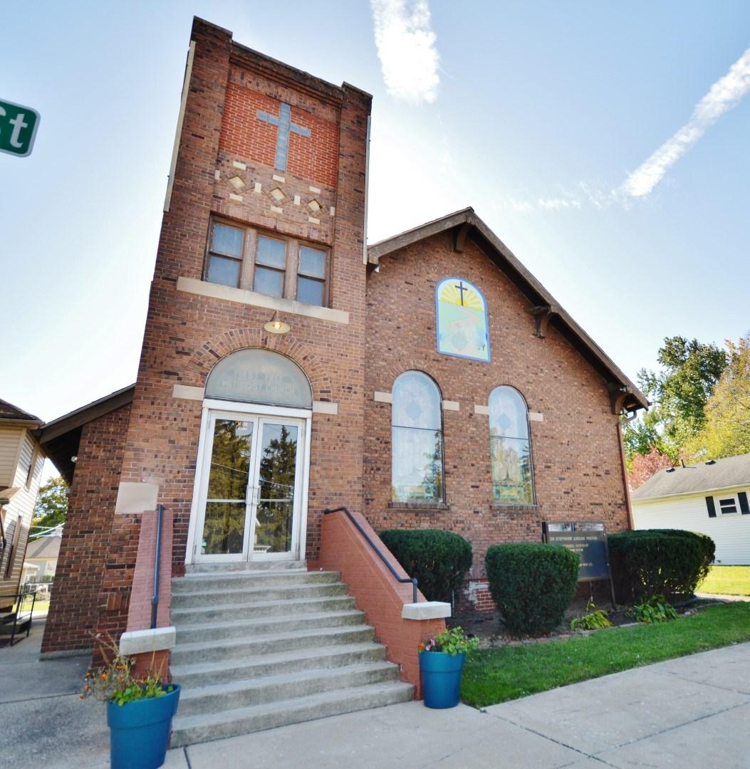 2111 South Street - Photo 1
