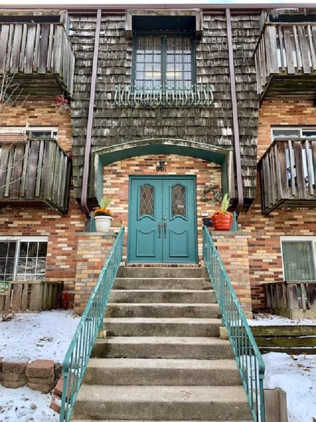 901 20th Street - Photo 1