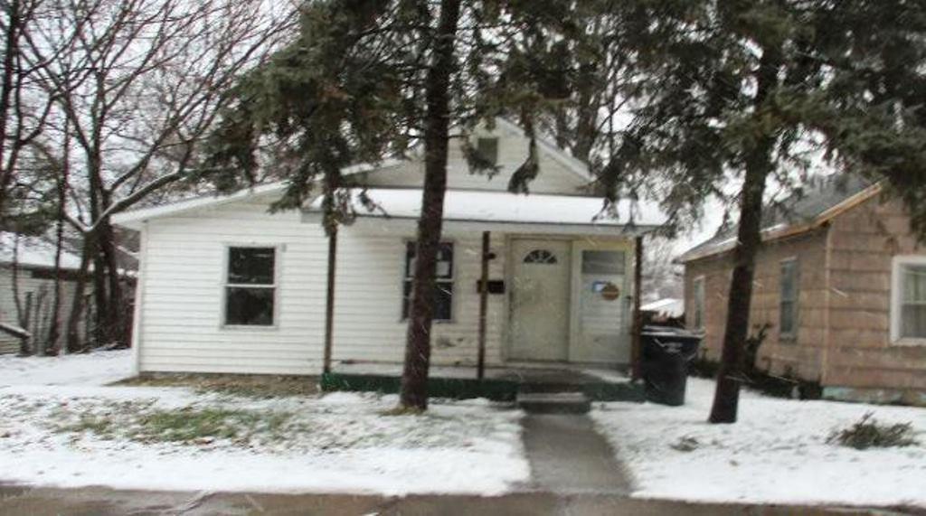 1613 Bowman Street - Photo 1