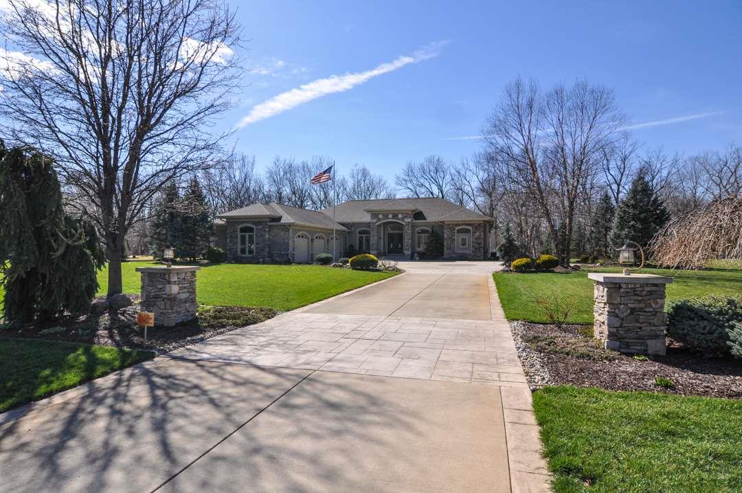 632 Wexford Drive - Photo 1