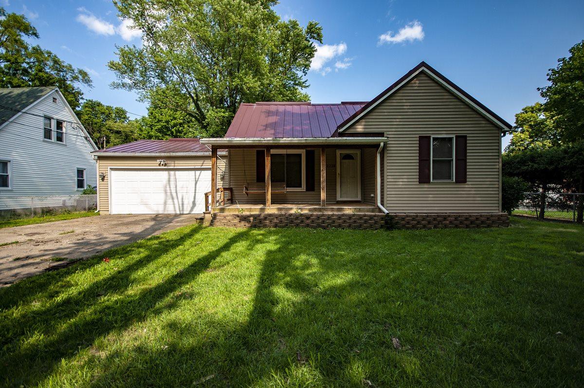 2738 Pleasant Plain Avenue - Photo 1