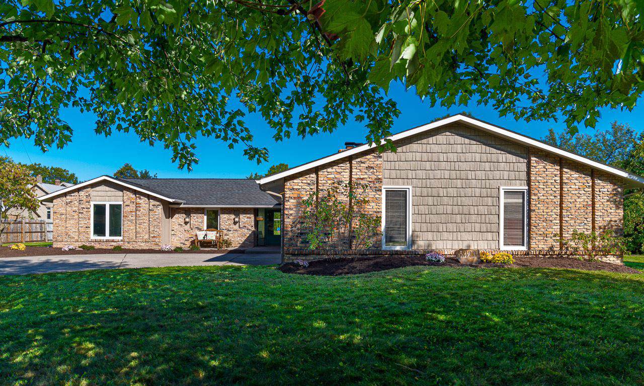 5323 Glenrose Drive - Photo 1