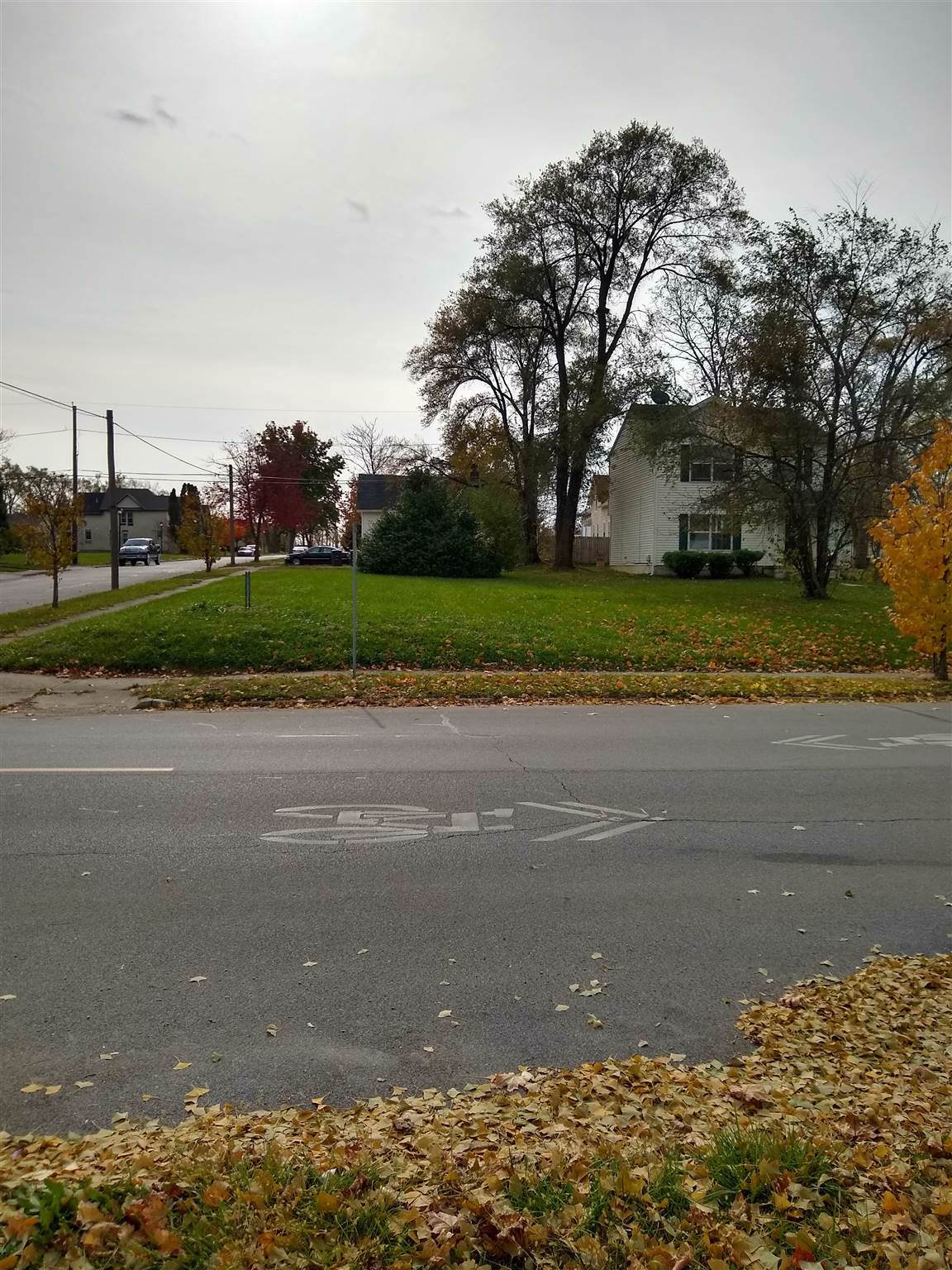 2120 Maumee Avenue - Photo 1