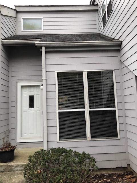 1988 Bay Pointe Drive - Photo 1