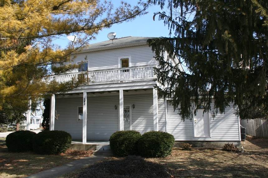 407 Main Street - Photo 1