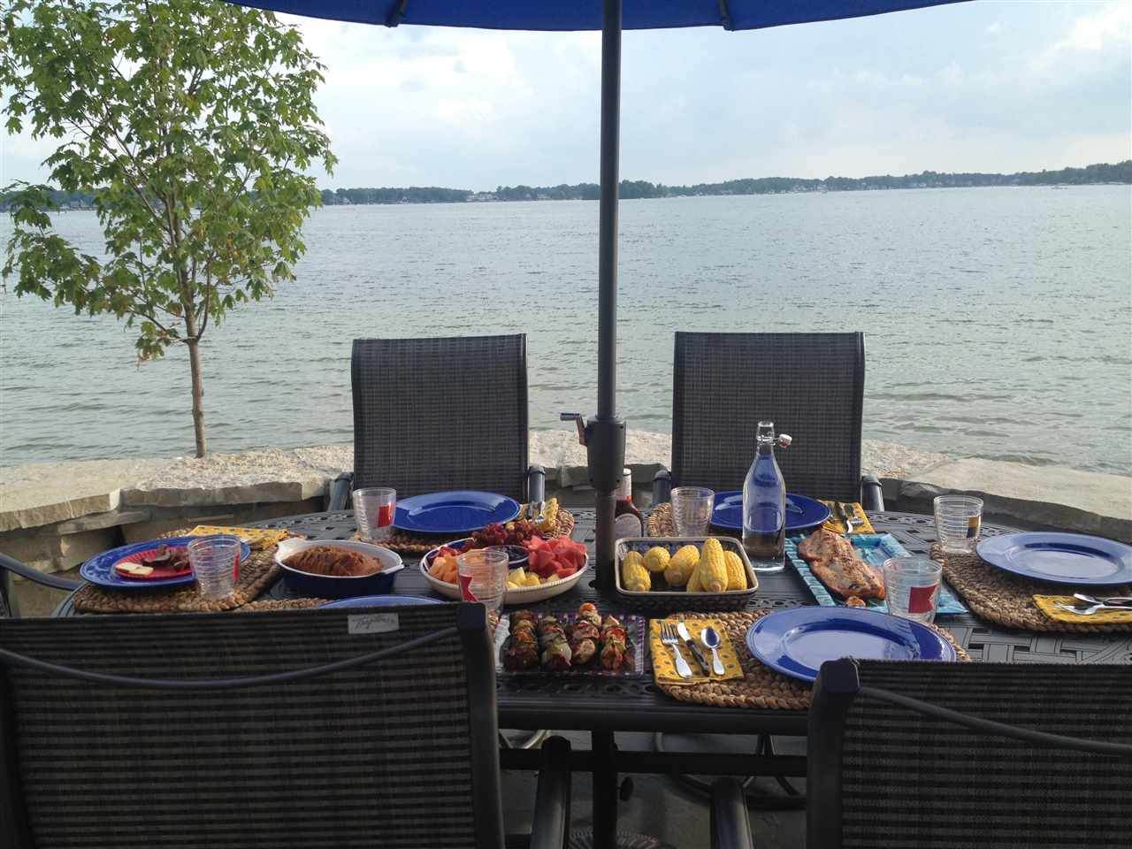 270 Lakeview Drive - Photo 1