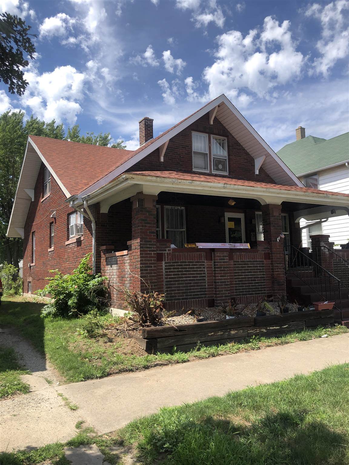 605 Burlington Avenue - Photo 1