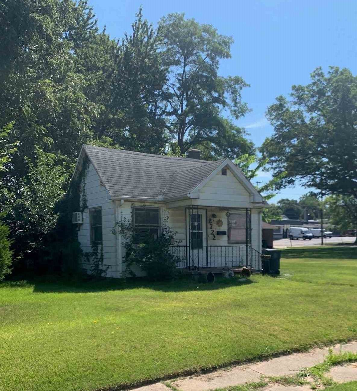 2722 S Main Street - Photo 1