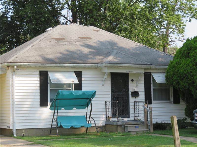 1718 Waggoner Avenue - Photo 1